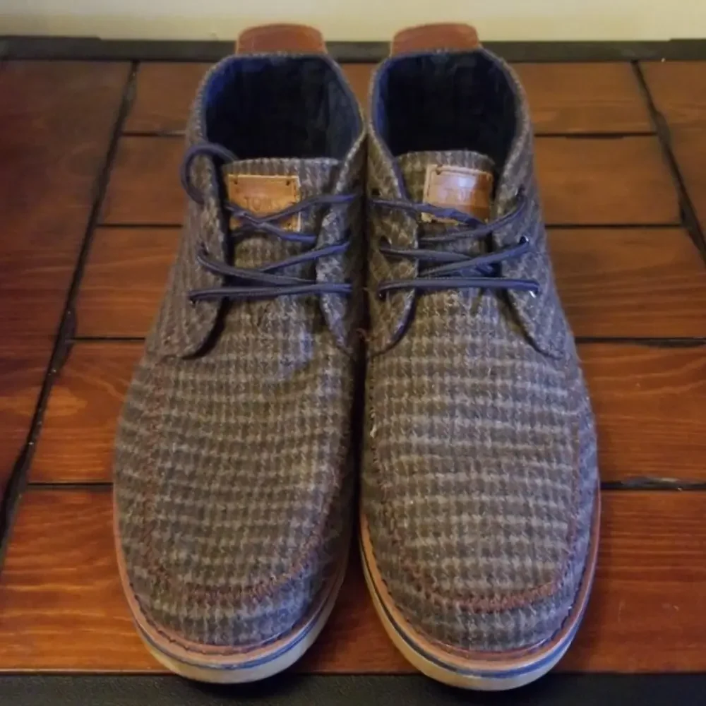 ‎Toms